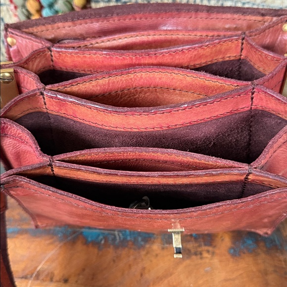 Campomaggi “Agneses shoulder/crossbody bag” in rich cognac leather. NWT! - Picture 4 of 7